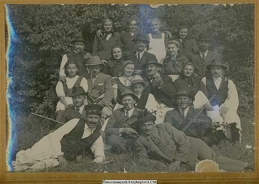 Monyhai emberek, 1910-es évek